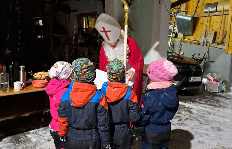 Die Nikolausbesuche in der Pfarre Liezen wurden begeistert angenommen.