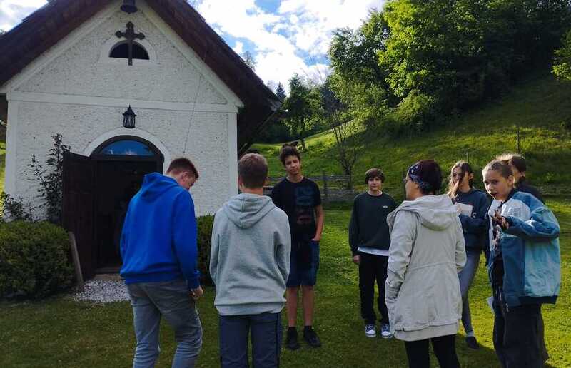 Maindacht von Jugendlichen gestaltet.